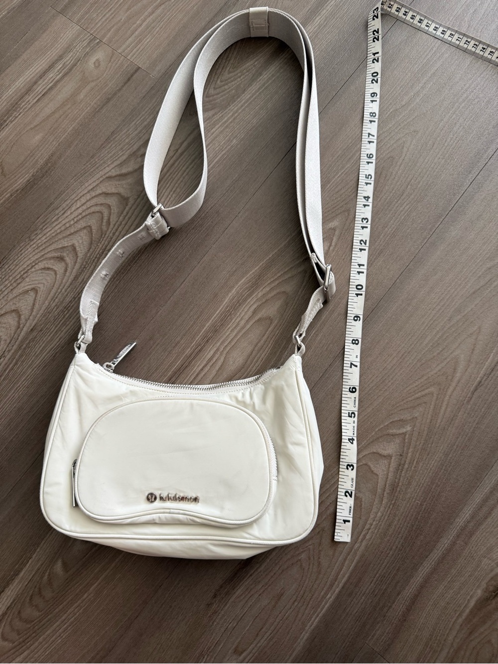 Lululemon White Crossbody Shoulder Nano 2L Bag - Picture 6 of 10